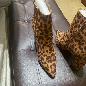 Leopard print shoe bootie